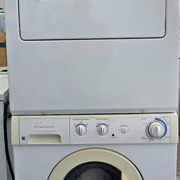 FRIGIDAIRE LAVE-LINGE ET SÈCHE-LINGE / FRIGIDAIRE WASHER & DRYER #950